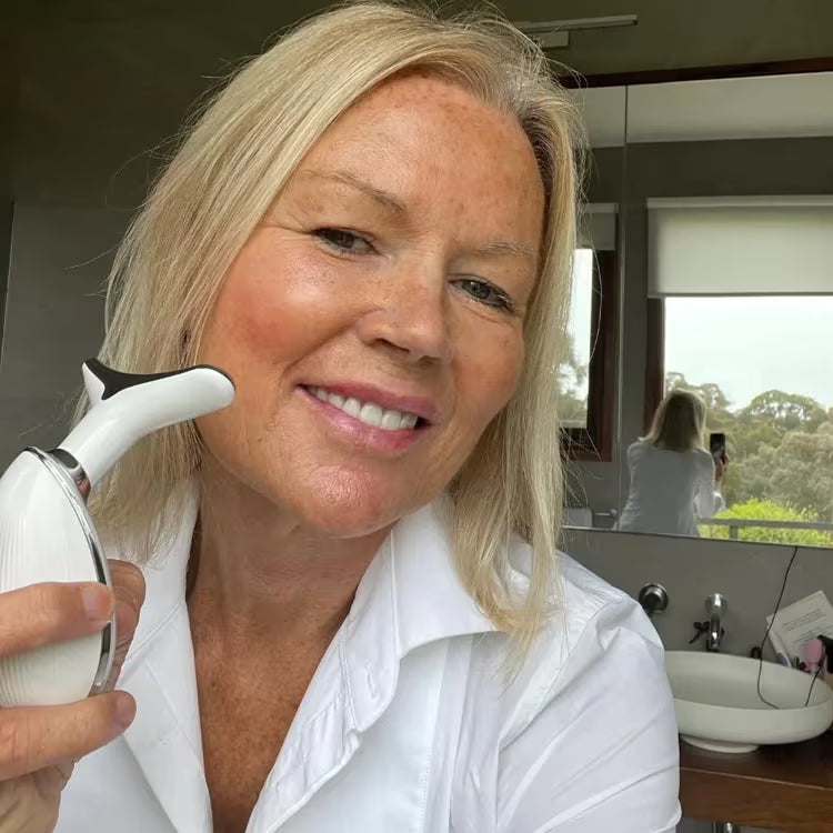 Appareil de beauté pour le cou et le visage : thérapie photonique LED colorée, raffermissement de la peau, réduction du double menton, anti-rides, effet liftant.